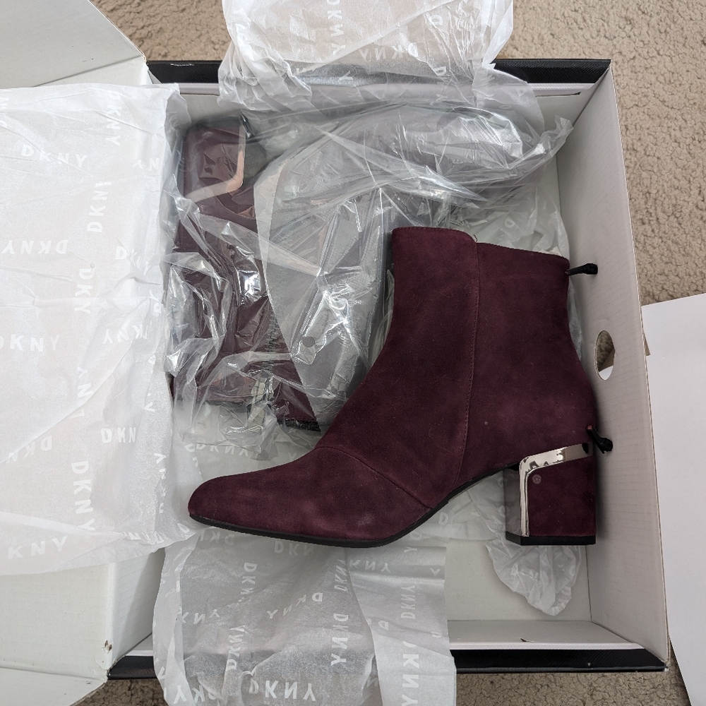Elegant Burgundy Suede Ankle Boots - Picture 2 of 10